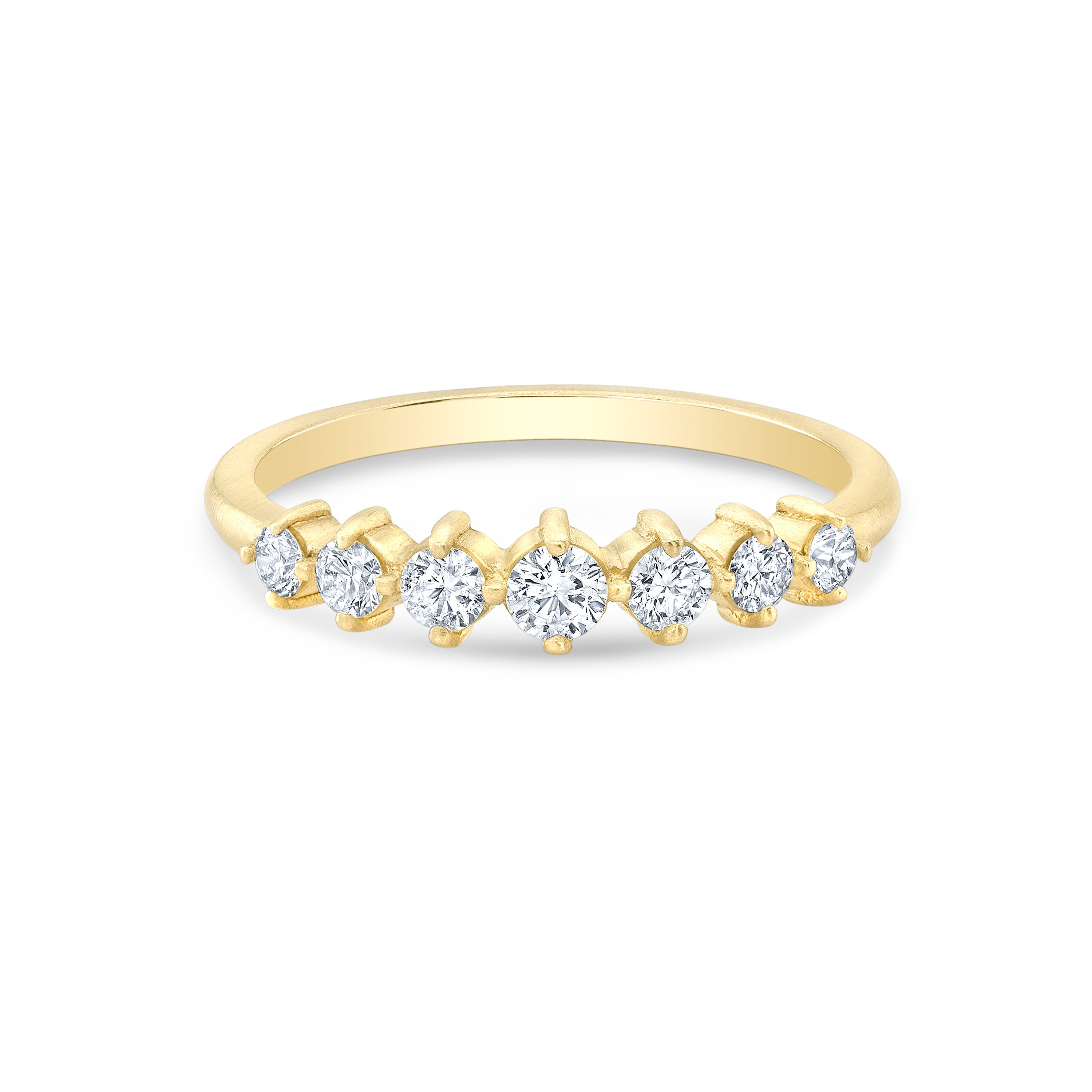 gold ring with seven diamonds